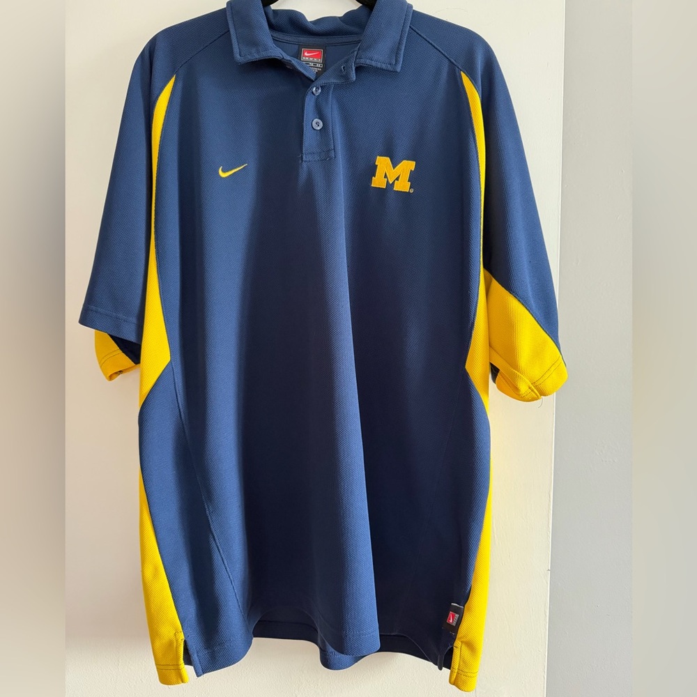 Nike Men’s University of Michigan Dri Fit Blue Yellow Short Sleeve Polo XL